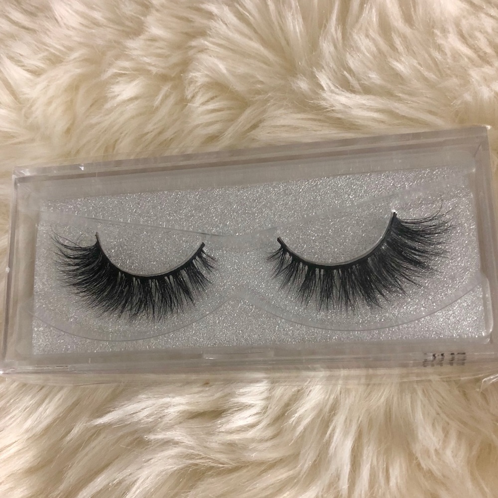 EYELASHES (WISPY)